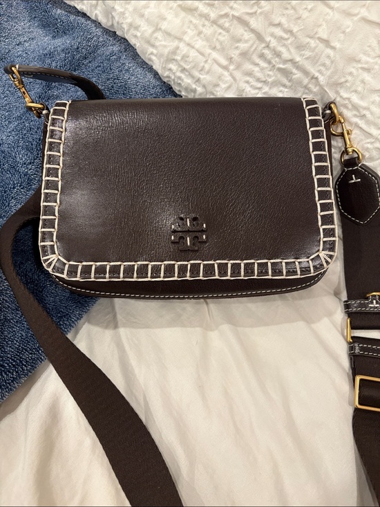 Tory Burch Handbags - Tory Burch Dark Brown Leather Crossbody with Cream Whipstitch Trim